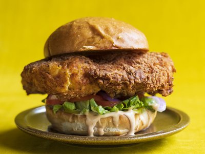 JOYO's Crispy Chicken Burgers - Hand-Breaded Halal Chicken in Montreal